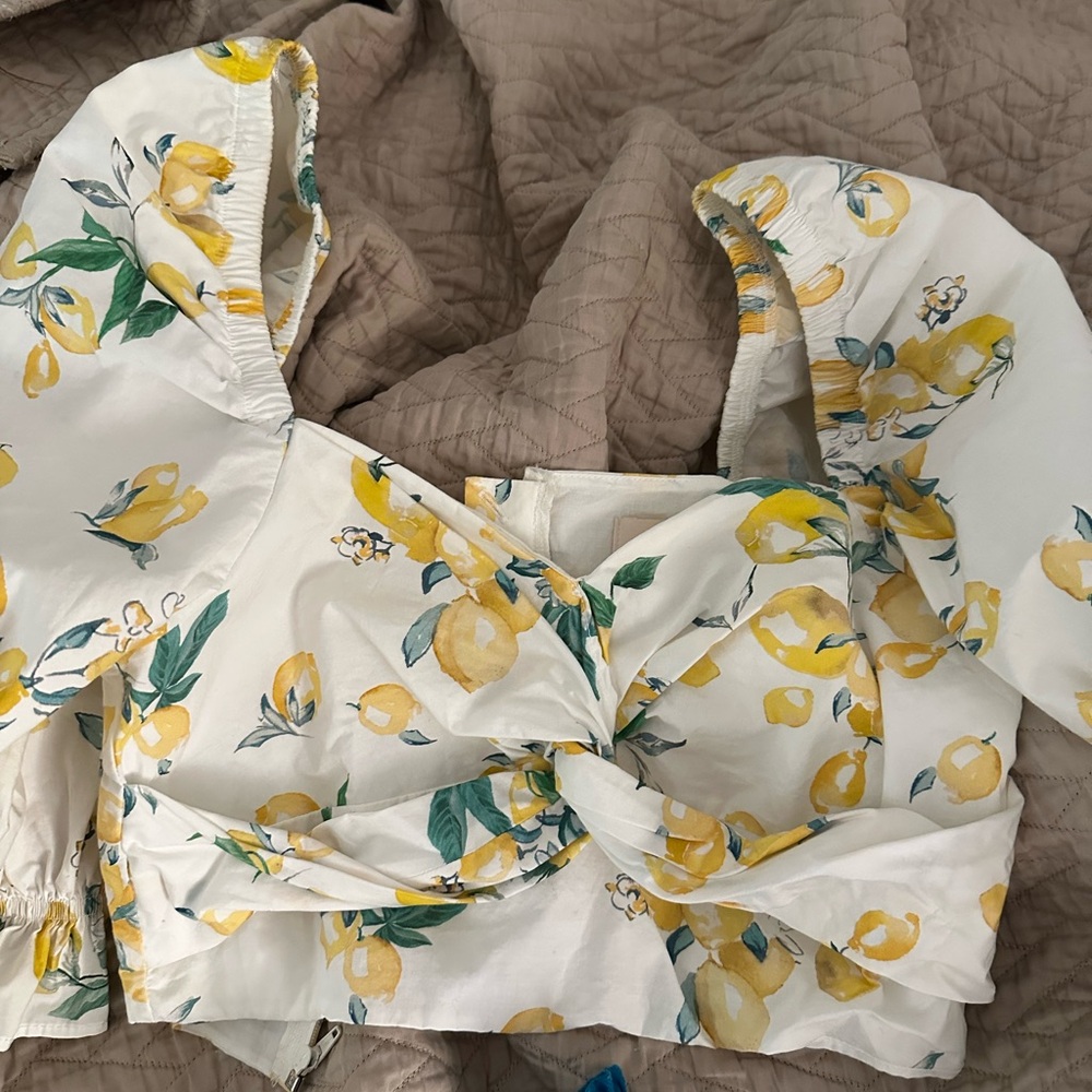 H&M lemon puff sleeve crop top